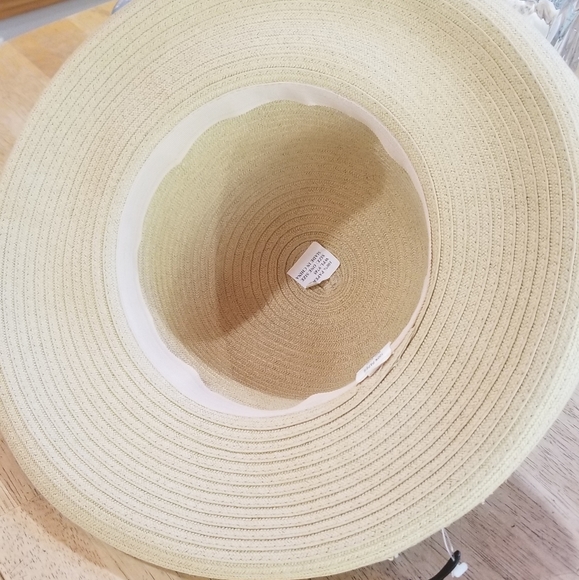 NWT SUN HAT - Picture 4 of 6